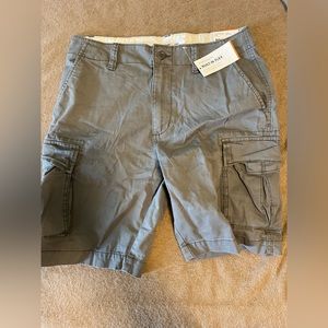 Old Navy Cargo Shorts. Size 30 Brand New